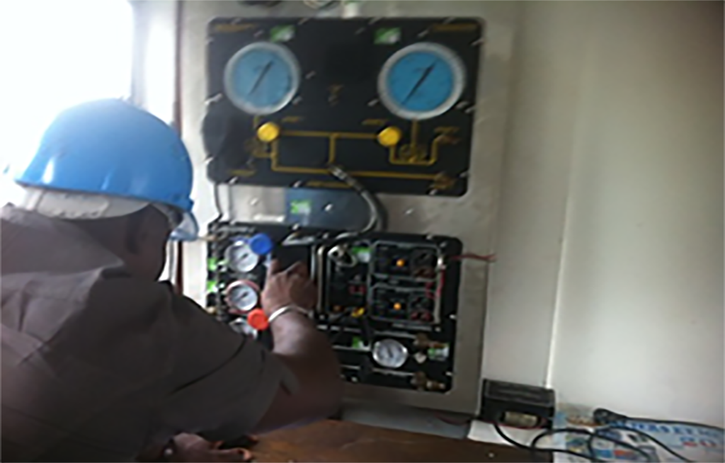 03_summit_corp_performing_maintenance_02