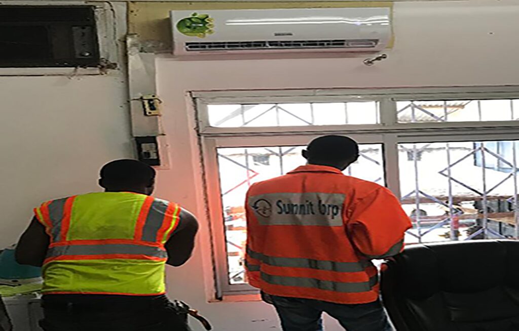 05_summit_corp_performing_maintenance_new